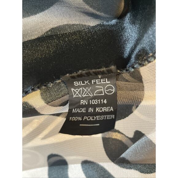 SILK FREE Scarf Poncho 100% Polyester Black White Geometric Print Made in Korea - Picture 16 of 16